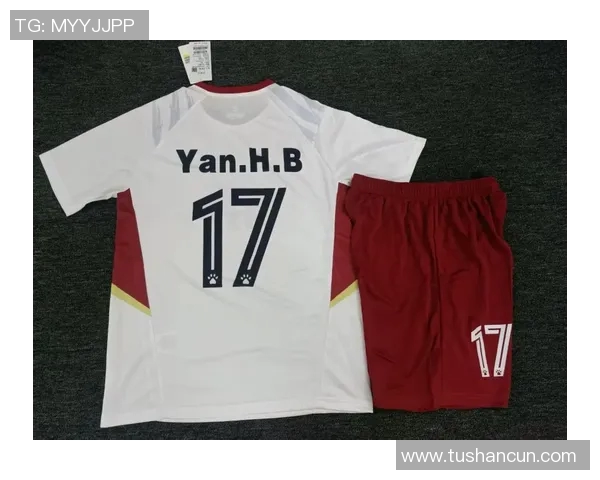 足球服专卖店全新上线提供专业定制服务与多款热门球衣选择